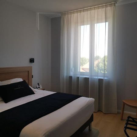布兰查德城堡酒店 Chazelles-sur-Lyon 外观 照片